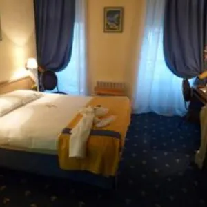 Foch Hotel